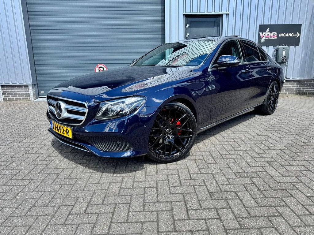 Mercedes-Benz E-Klasse 220 d Business Solution Panoramadak, Auto's, Mercedes-Benz, Automaat, Achterwielaandrijving, Gebruikt, 4 cilinders