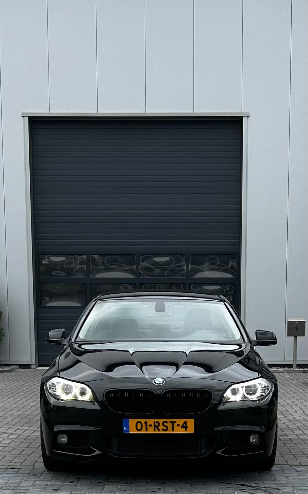 BMW 5-Serie 3.0 I 523 AUT 2011 Zwart, Auto's, BMW, Achterwielaandrijving, Zwart, 2000 kg, 750 kg