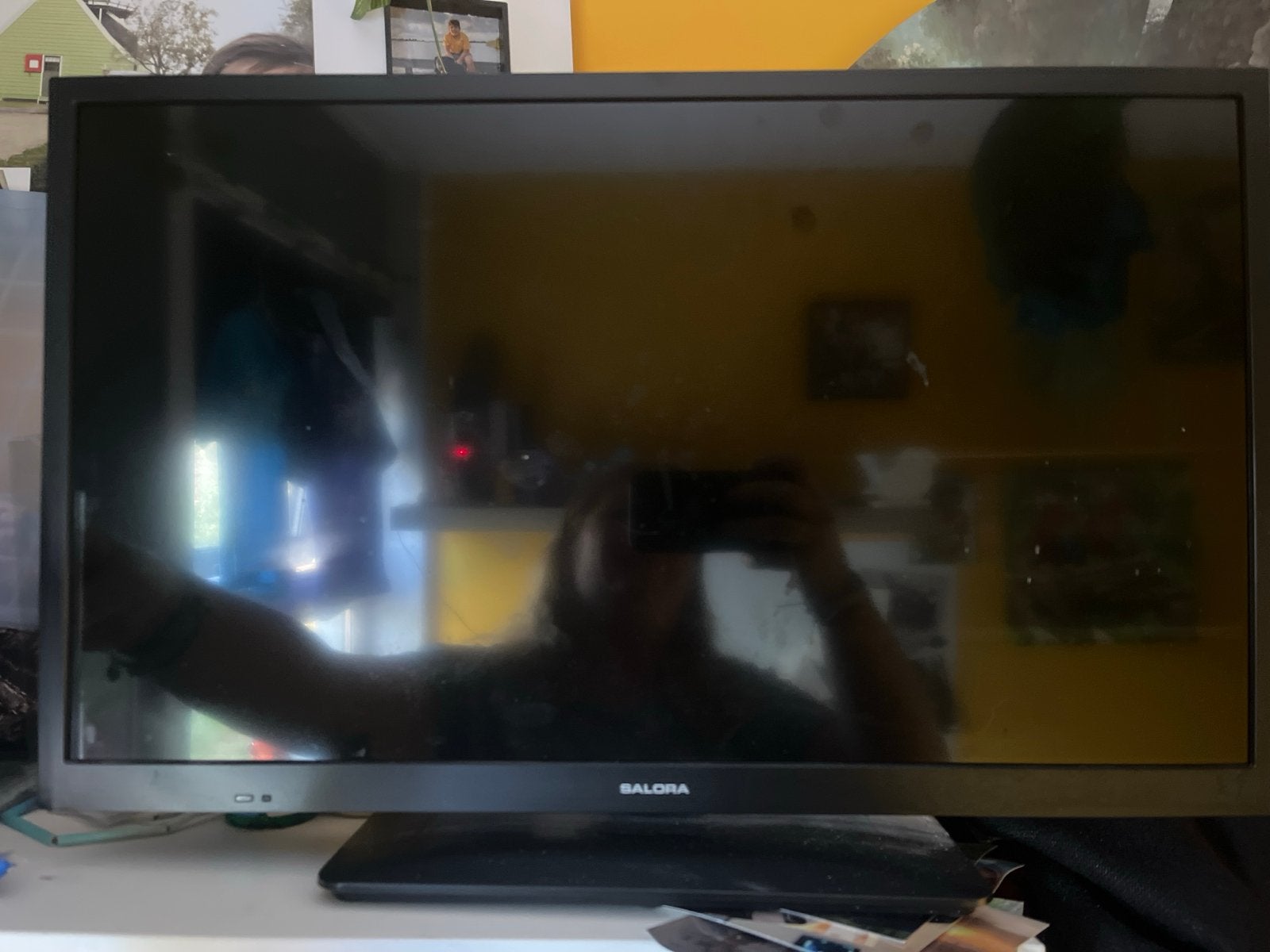 Salora 24MBA300 HD Smart TV 61 cm (24") met afstandsbedienin, LED, 50 Hz, HD Ready (720p), Zo goed als nieuw