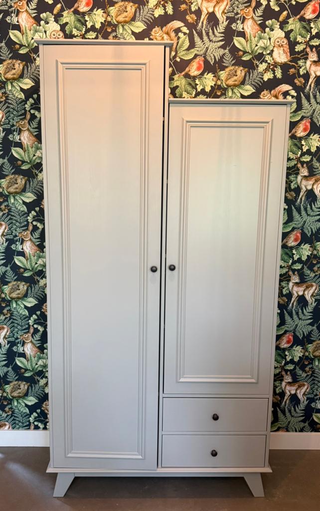 Mooie grenen kledingkast Lily - warm grijs - 190x98x41 cm, Ophalen, Gebruikt, 50 tot 100 cm, Met lade(s)