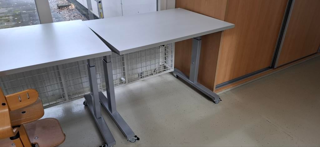 15 Computertafels  met wielen GRATIS!, Gebruikt, Ophalen of Verzenden, 40 tot 80 cm, 70 tot 120 cm