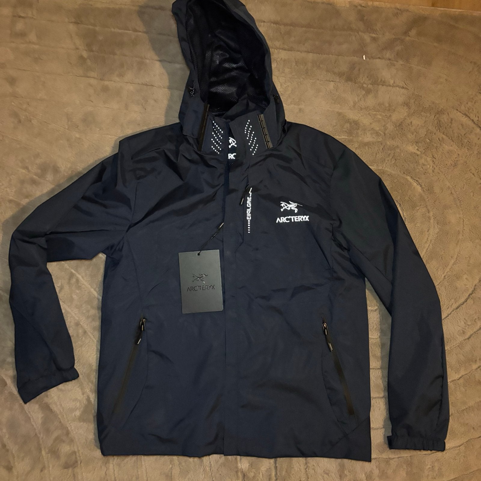 Arc'teryx Regenjas Nieuw Donkerblauw Maat XL (valt als M/L), Kleding | Heren, Ophalen of Verzenden, Nieuw, Maat 52/54 (L), Blauw