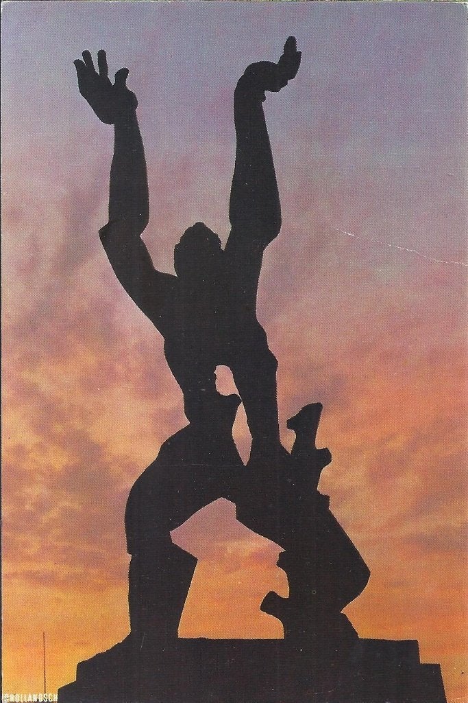 Rotterdam Monument Gelopen Ansichtkaart ( A1091), Ophalen of Verzenden, 1940 tot 1960, Gelopen, Zuid-Holland