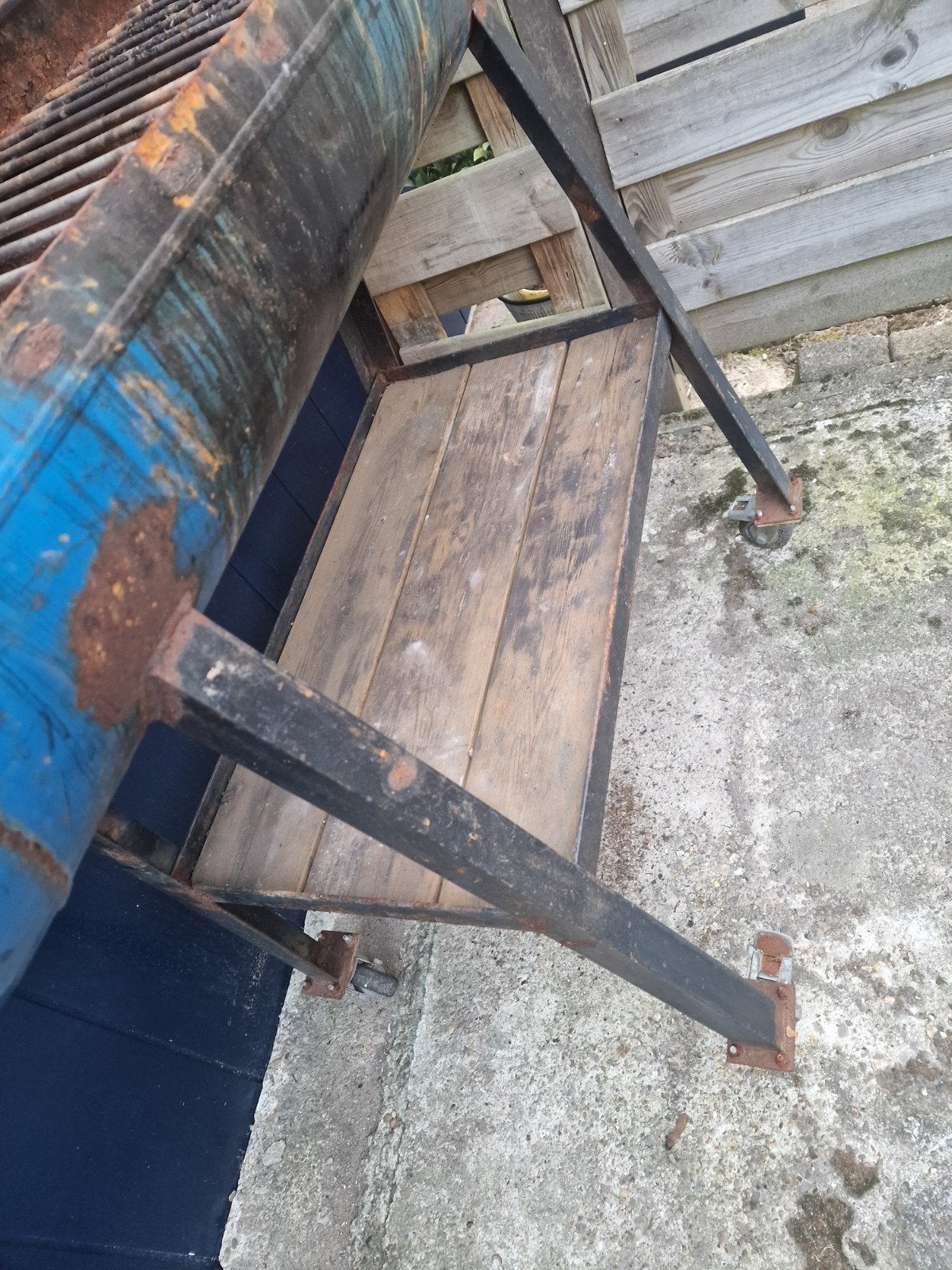 Robuuste zelfgemaakte BBQ op wielen, Ophalen of Verzenden
