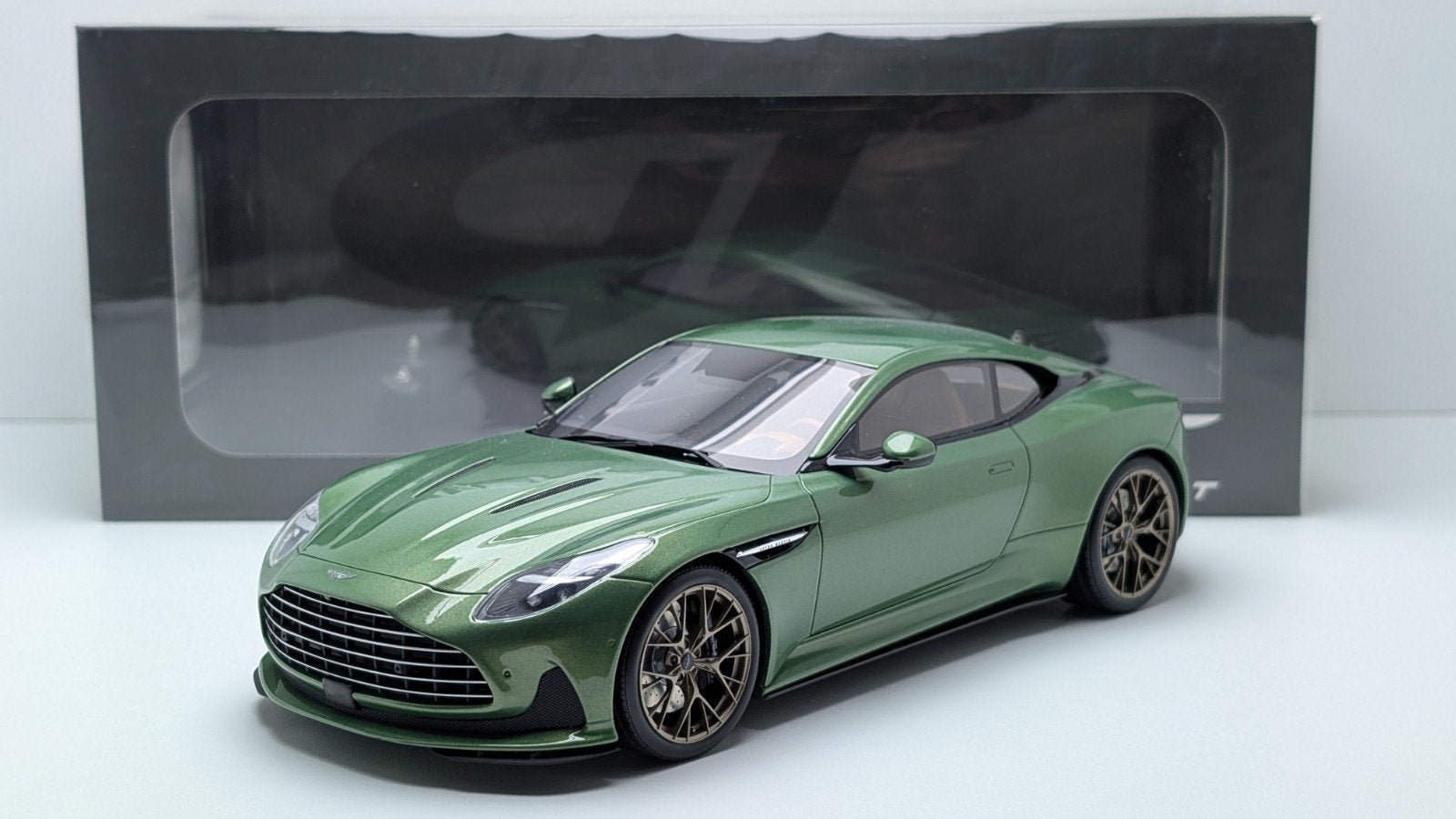 1:18 GT Spirit Aston Martin DB12 emerald groen 1/999 Nieuw!, Ophalen of Verzenden, Nieuw, Auto, Overige merken