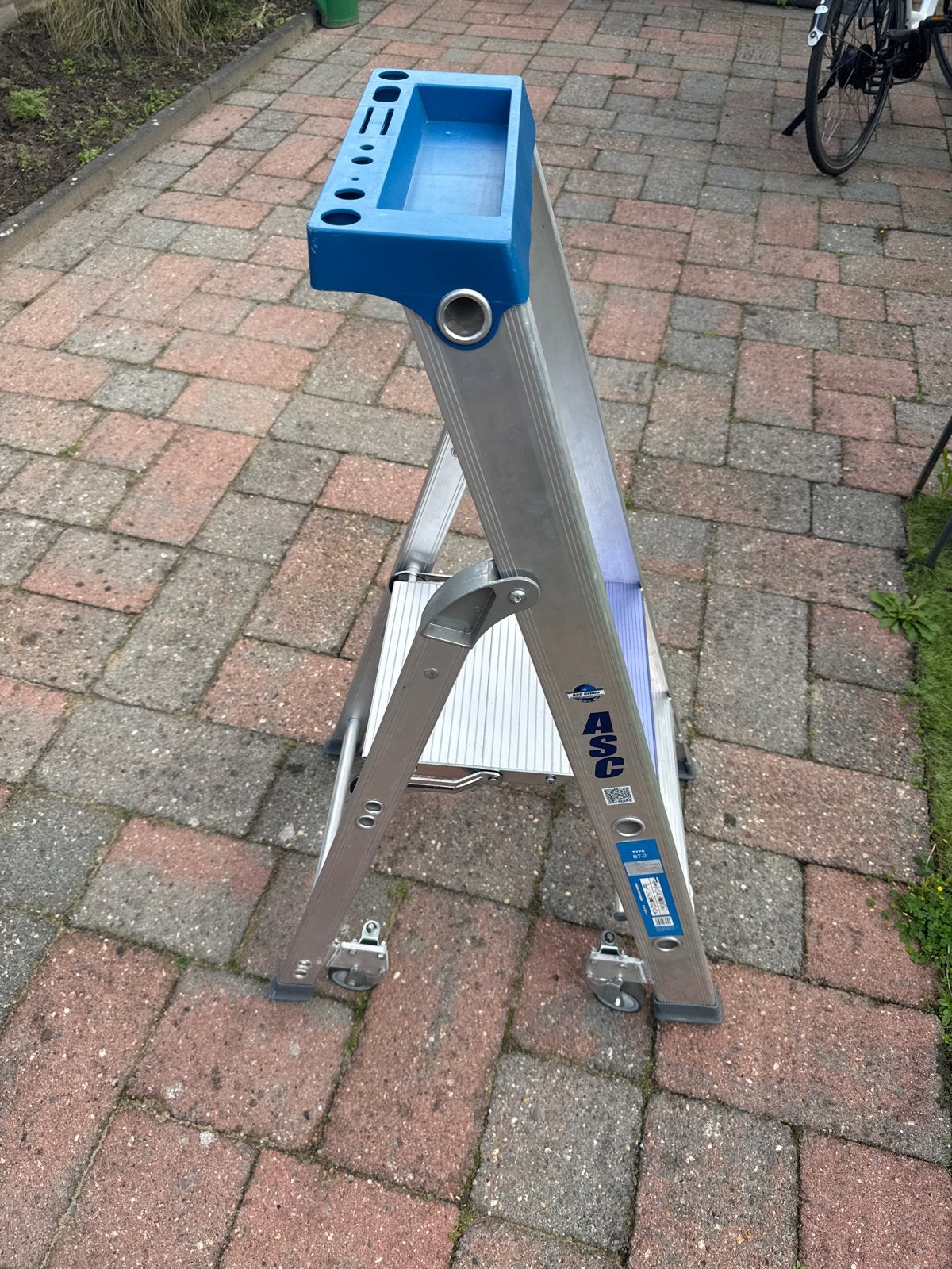 ASC Trap BT-2 met wielen en gereedschapsbakje, Ophalen, Gebruikt, Trap, Opvouwbaar of Inschuifbaar
