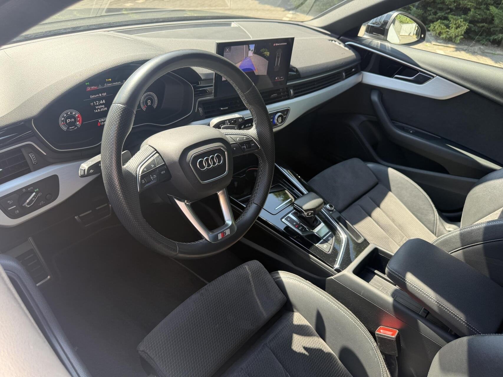 Foto 11 van Audi A4 Avant 35 TFSI S edition Pano|Sfeer|Camera