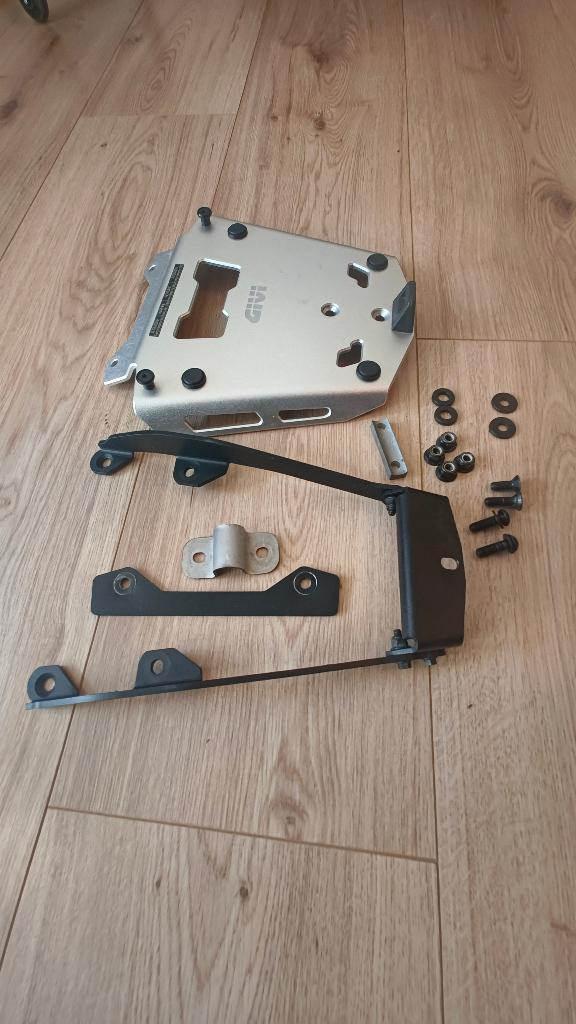 Givi SRA5112 topkofferdrager BMW R1100GS en R1250 GS, Ophalen of Verzenden, Zo goed als nieuw