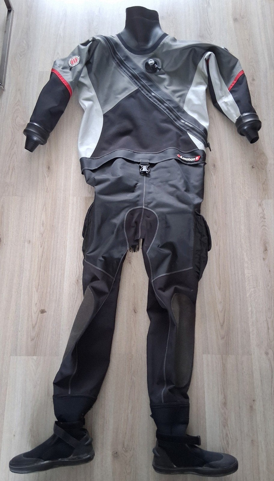 Te koop: Santi E.motion+ droogpak XL . Schoen XXL, Ophalen, Gebruikt, Duikpak