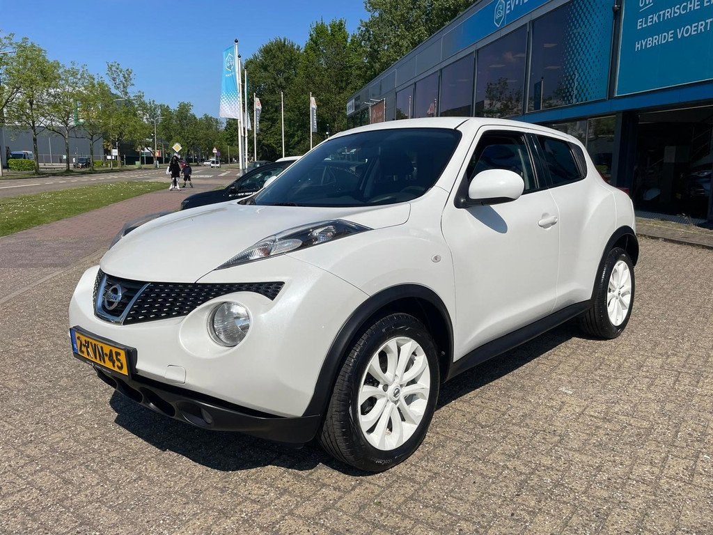 Nissan Juke 1.6 Connect Edition AUTOMAAT IN TOP CONDITIE, Auto's, Nissan, Euro 5, Zwart, 4 cilinders, Alcantara