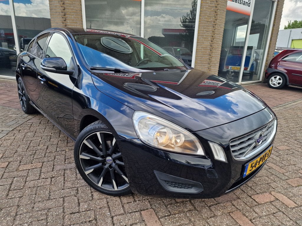 Volvo S60 1.6 T3 - Pdc - Clima - Cruise - Trekhaak -, Auto's, Volvo, Voorwielaandrijving, Gebruikt, Zwart, 150 pk
