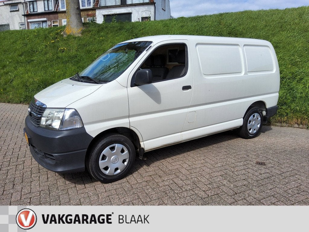 Toyota HiAce 2.5 D-4D KWB Comfort met AIRCO, Auto's, Euro 5, Achterwielaandrijving, Gebruikt, 2000 kg