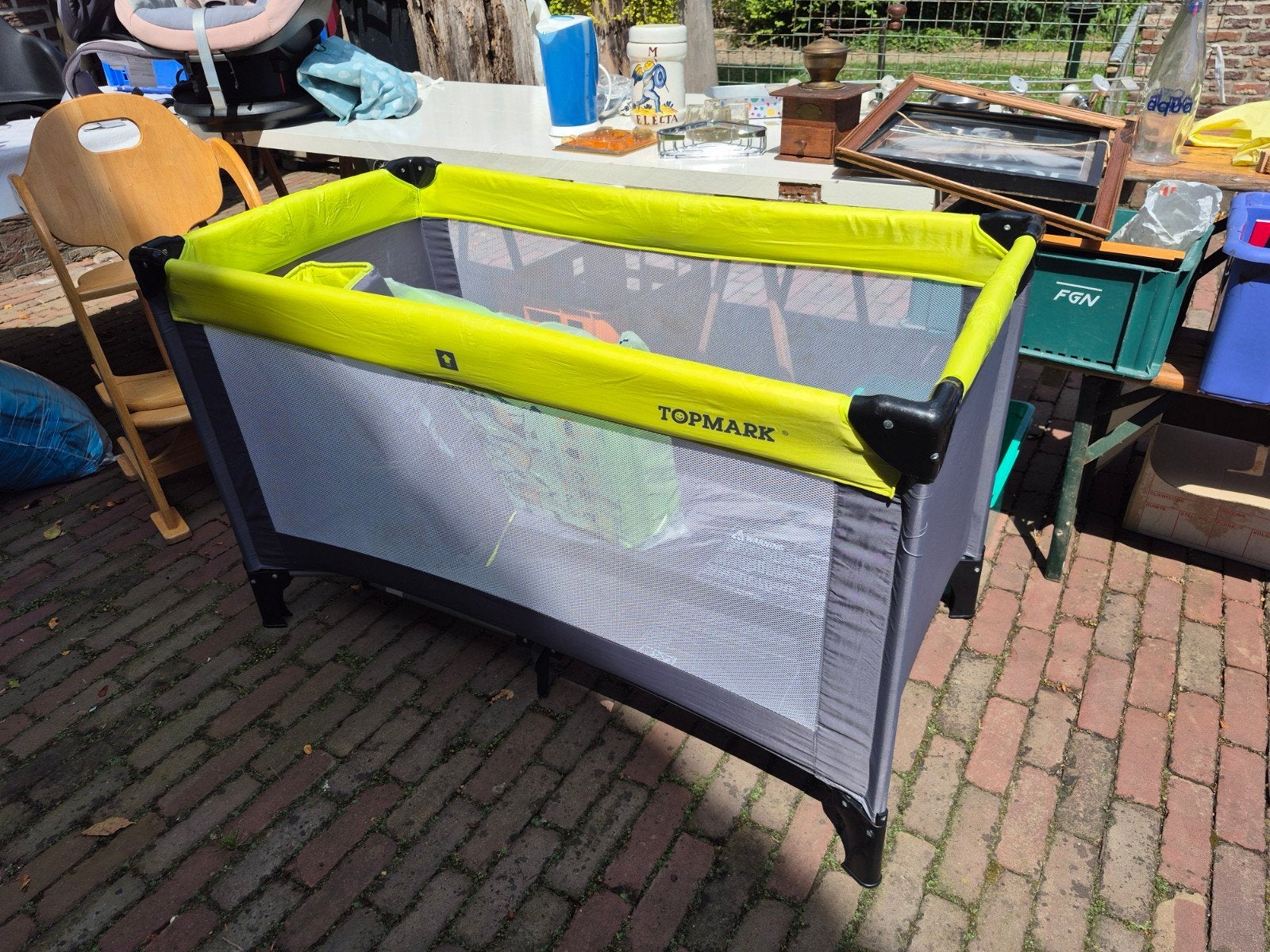 Campingbedje met extra matras, Ophalen, Zo goed als nieuw, Minder dan 140 cm, Matras