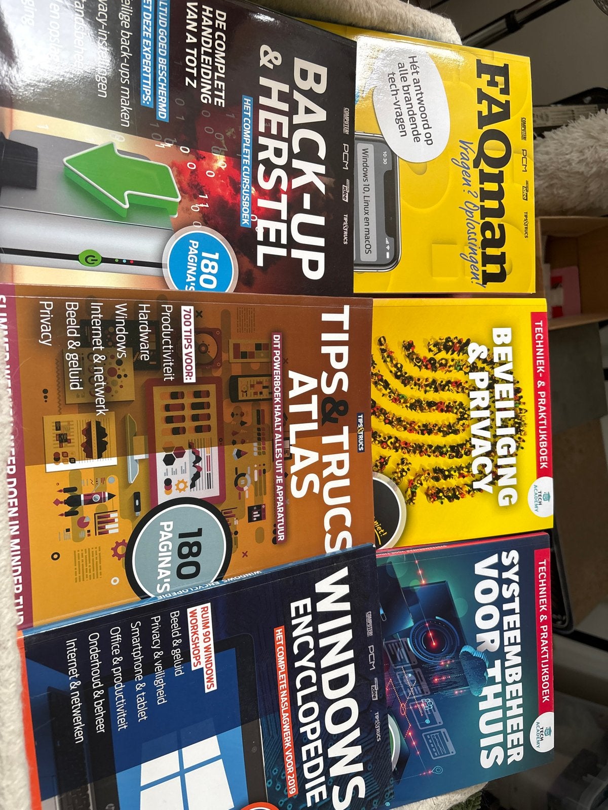 Computerboeken: Back-up, Herstel, Tips & Tricks, FAQman, Boeken, Informatica en Computer, Ophalen, Zo goed als nieuw, Besturingssystemen