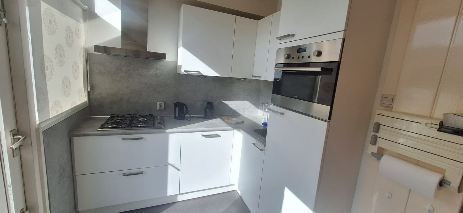 Moderne keuken met gaskookplaat en inbouwapparatuur, Witgoed en Apparatuur, Ophalen, Gebruikt, Hete lucht, 60 cm of meer