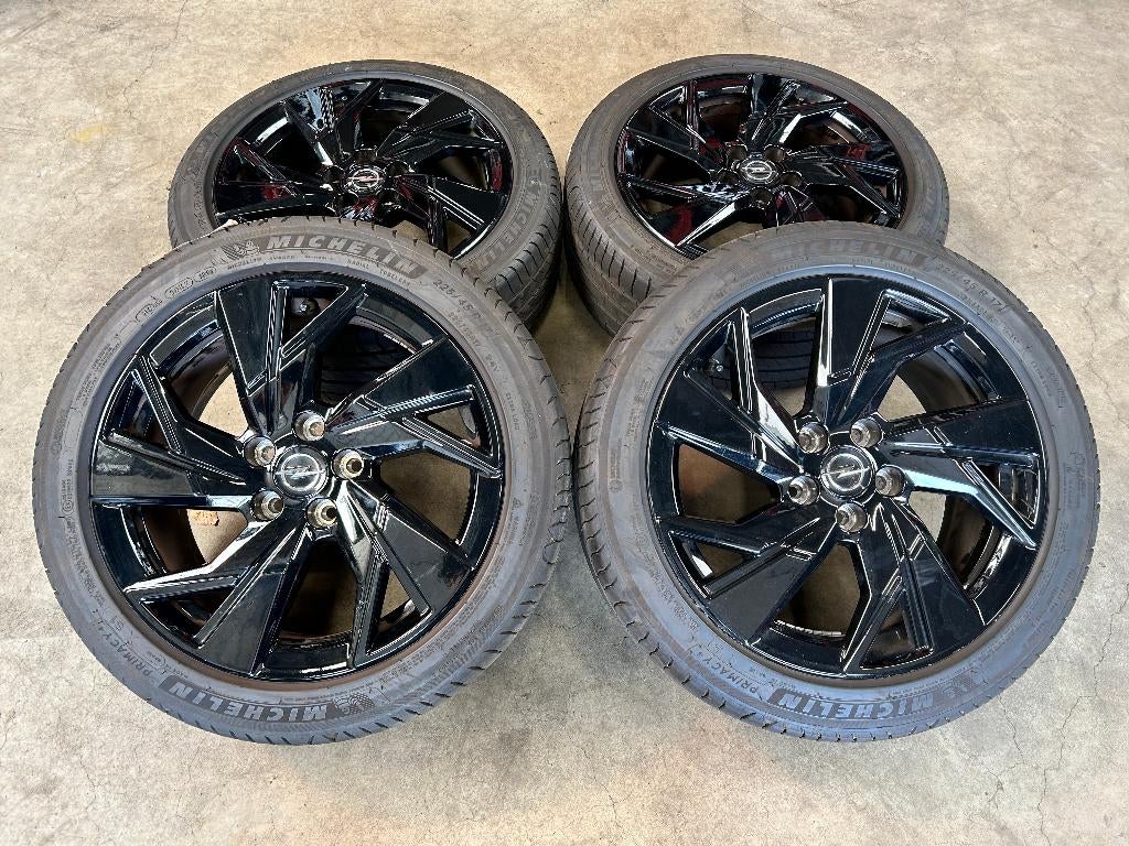 NIEUWE 17 inch originele velgen + zomerbanden Opel Astra L, Auto-onderdelen, Banden en Velgen, Banden en Velgen, Nieuw, 17 inch