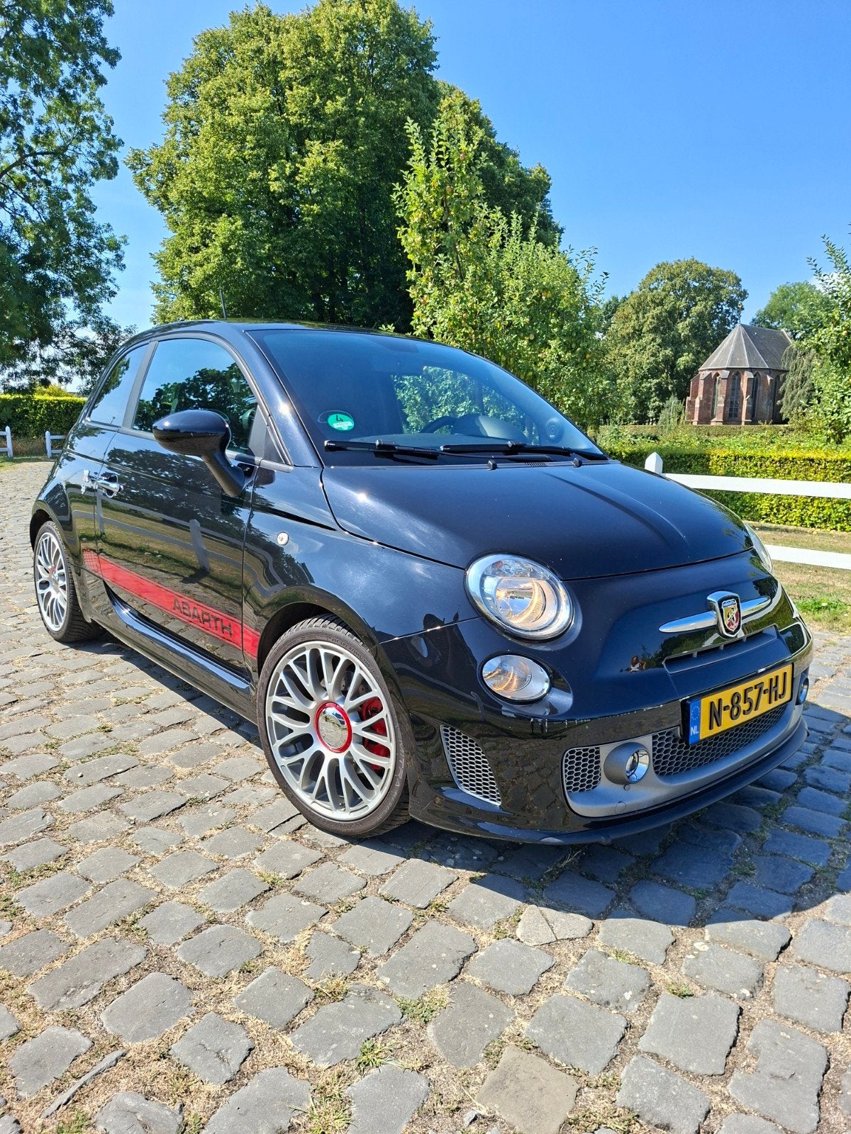 Fiat 500 Abarth 1.4 T-jet 2015 160 pk, panoramadak, 76.580, Voorwielaandrijving, 4 cilinders, Handgeschakeld, Particulier