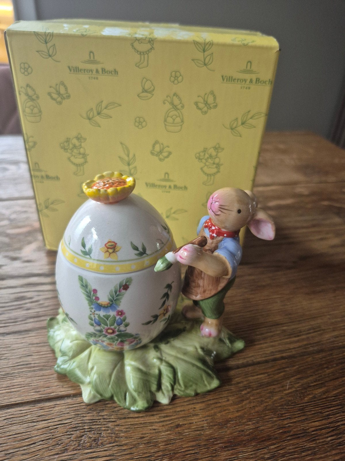 Villeroy & Boch Spring Fantasy Konijnenfamilie Paasei, Ophalen of Verzenden