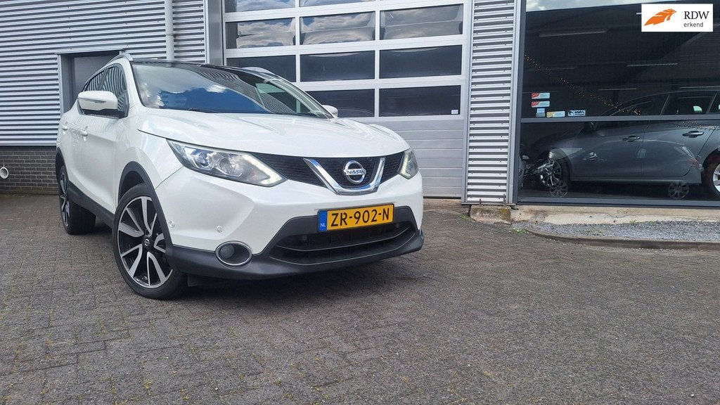Nissan Qashqai 1.2 Premier Edition/Nav/Camera/Pano dak/Lm/Pd, Auto's, Nissan, Voorwielaandrijving, Euro 5, Gebruikt, 4 cilinders