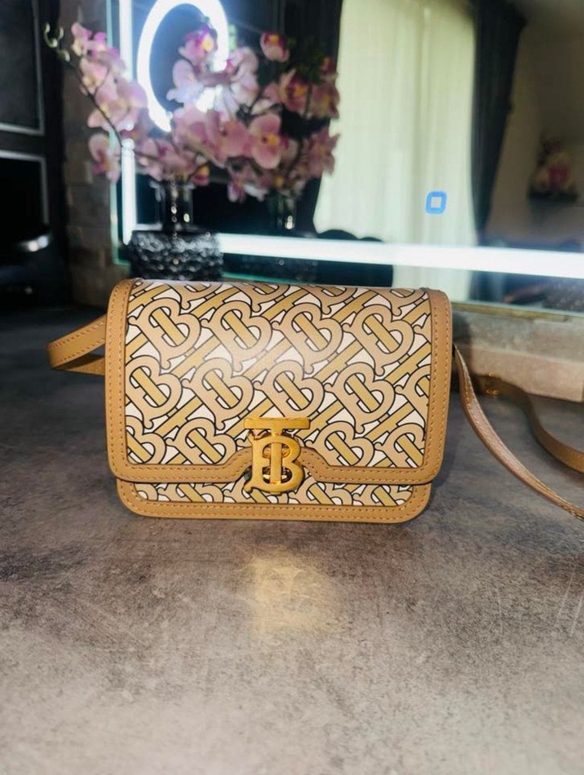 Burberry tas, Sieraden, Tassen en Uiterlijk, Tassen | Damestassen, Ophalen of Verzenden, Zo goed als nieuw, Beige, Handtas