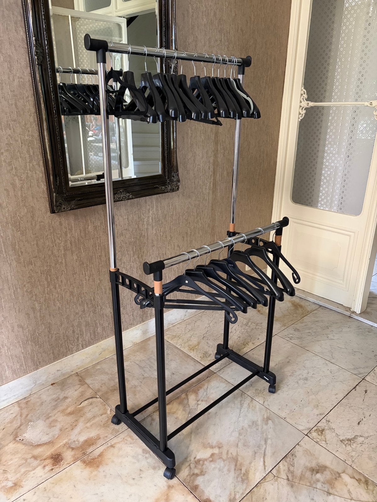 Verrijdbaar kledingrek met hangers, Kleding | Dames, Kledingrekken, Ophalen, Met wielen, Gebruikt
