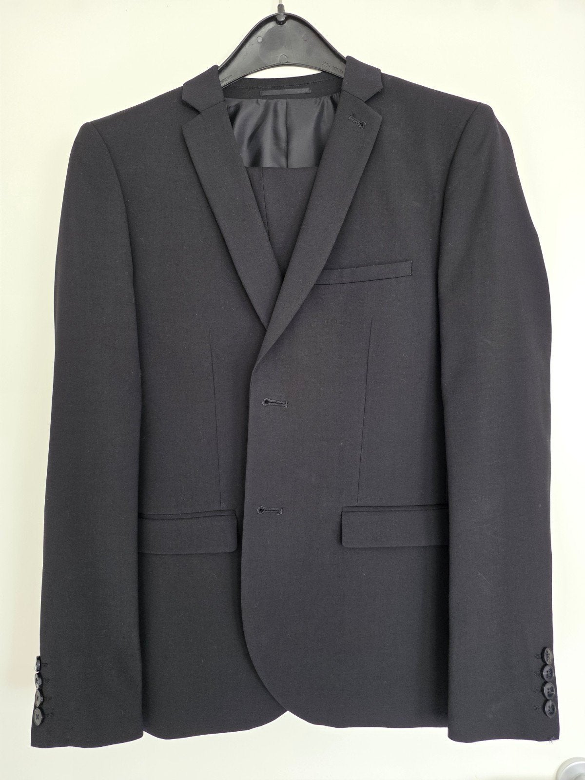 WE Zwart Skinny Kostuum Heren Maat 44, Kleding | Heren, Kostuums en Colberts, Ophalen of Verzenden