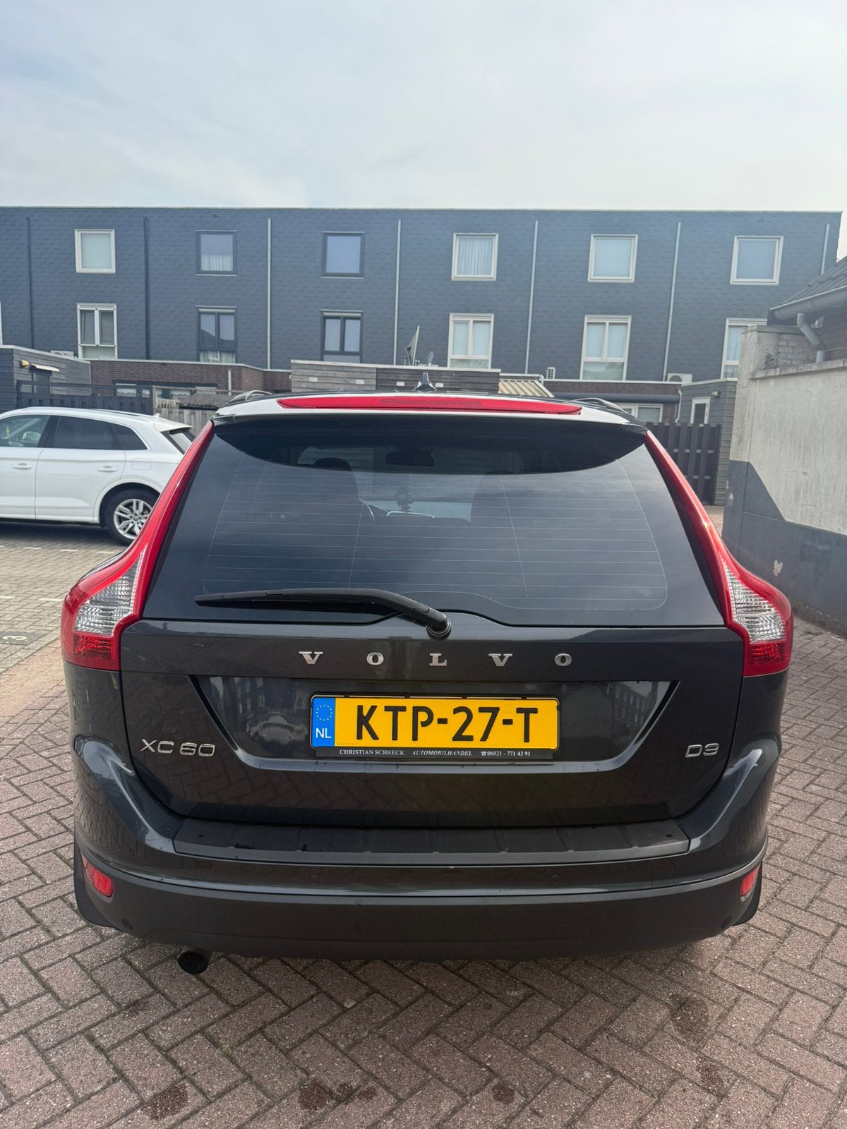 Volvo XC60 D3 Aut6 2012 Grijs, Zwart, 1984 cc, 163 pk, 1600 kg
