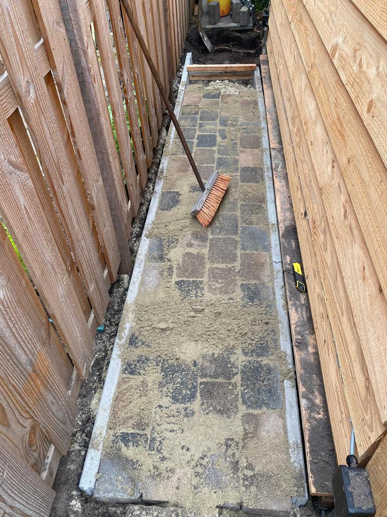 GRATIS - Stapel cobble stones 20x15x8 trommelsteen gekleurd., Tuin en Terras, Tegels en Klinkers, Ophalen, Gebruikt, Klinkers