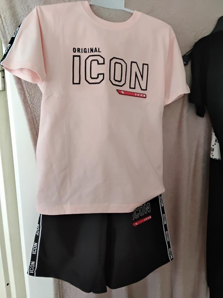 Roze T-shirt en Zwarte Short Set met 'ICON' Opdruk, Kinderen en Baby's, Kinderkleding | Maat 122, Ophalen of Verzenden, Nieuw