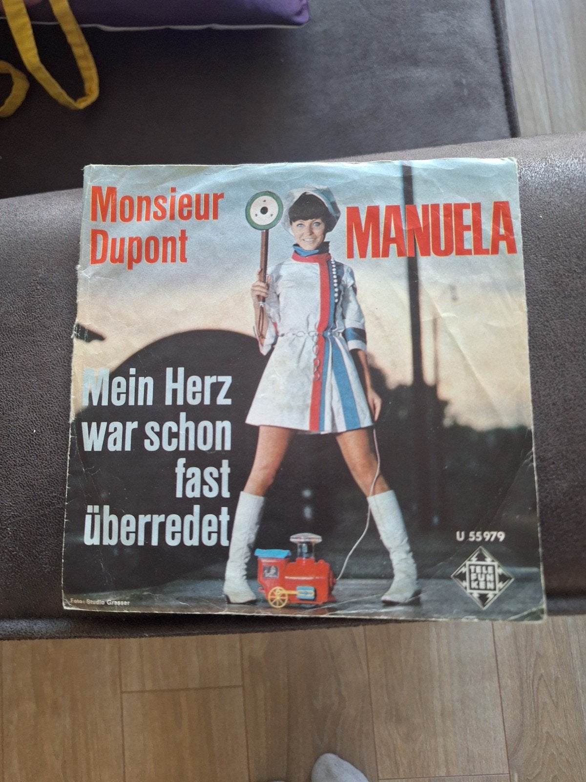 Manuela monsieur dupont, Ophalen of Verzenden, Zo goed als nieuw