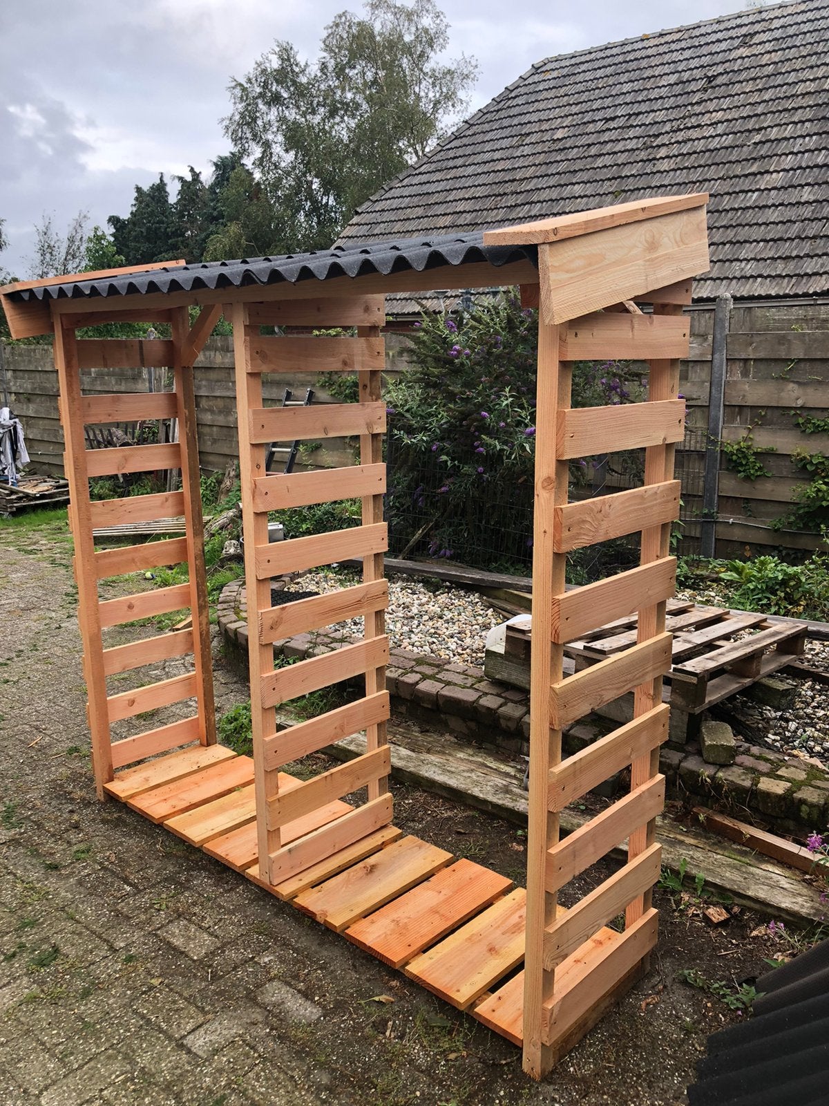 Aanbieding houthok 200x200x53, Mannelijk, Eend