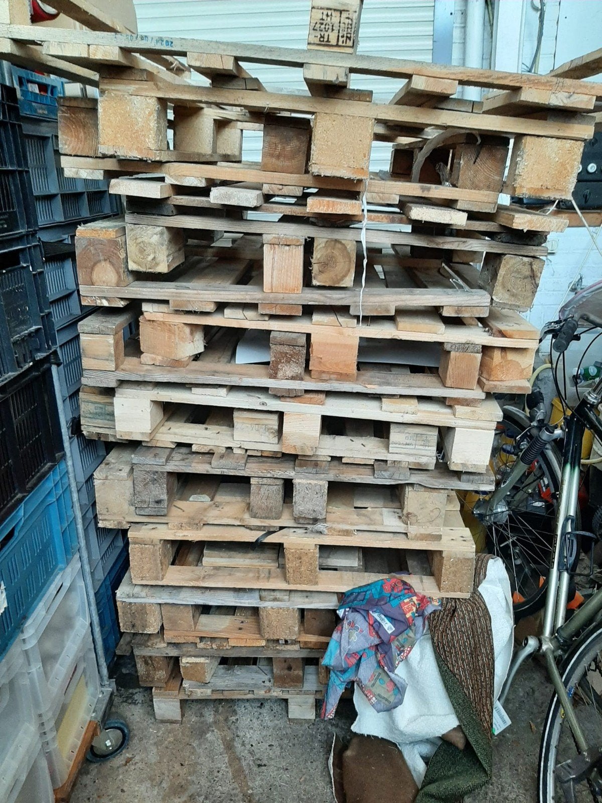 stapel pallets gratis afhalen, Ophalen, Overige houtsoorten, Minder dan 200 cm, Pallet