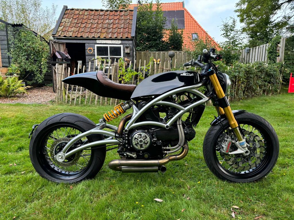 Unieke custombuilt ducati met 1000ds blok, Particulier, Naked bike