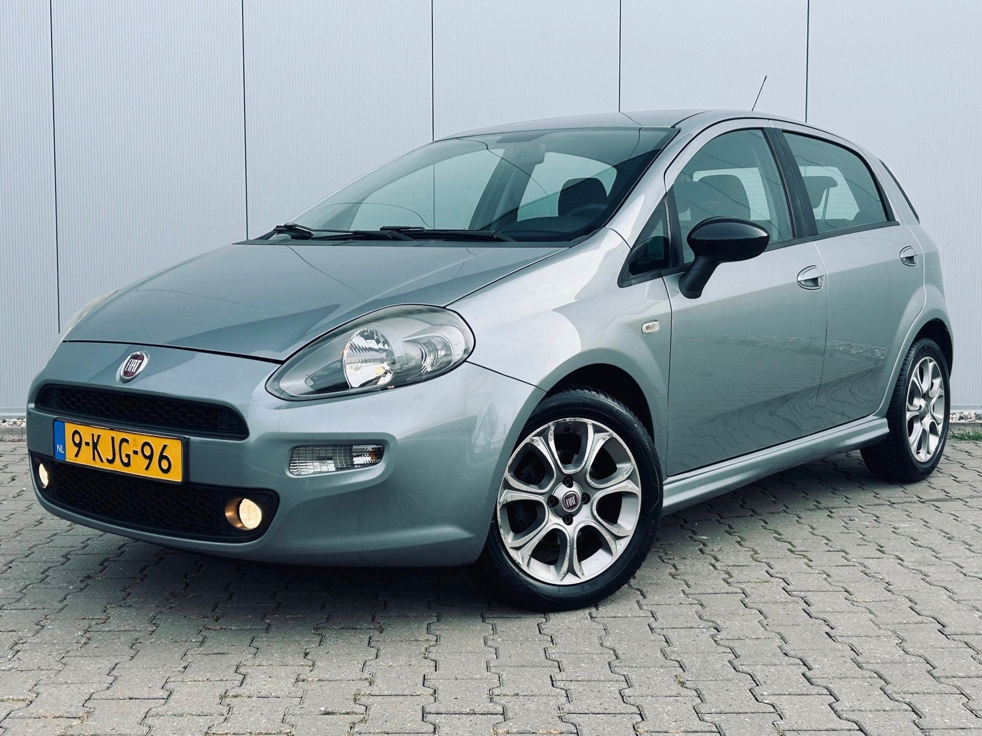 Fiat Punto Evo 0.9 TwinAir Easy, airco, cruise control, Auto's, Fiat, Voorwielaandrijving, Euro 5, Gebruikt, 49 €/maand