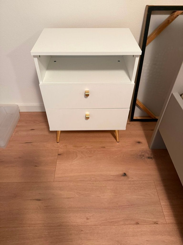 NIEUW: MOOI ELEGANT NACHTKASTJE WIT, Ophalen, Nieuw, Minder dan 45 cm, 55 tot 70 cm