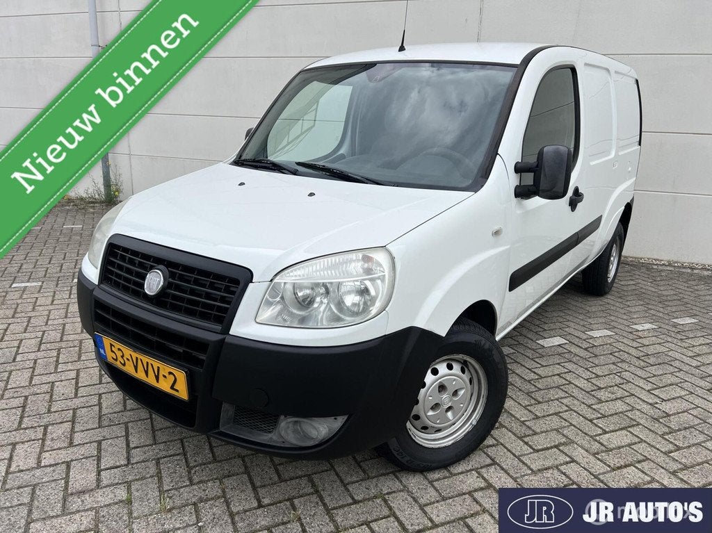 Fiat Doblo Cargo 1.6 Comfort Maxi, Auto's, Bestelauto's, Voorwielaandrijving, Stof, Gebruikt, Zwart