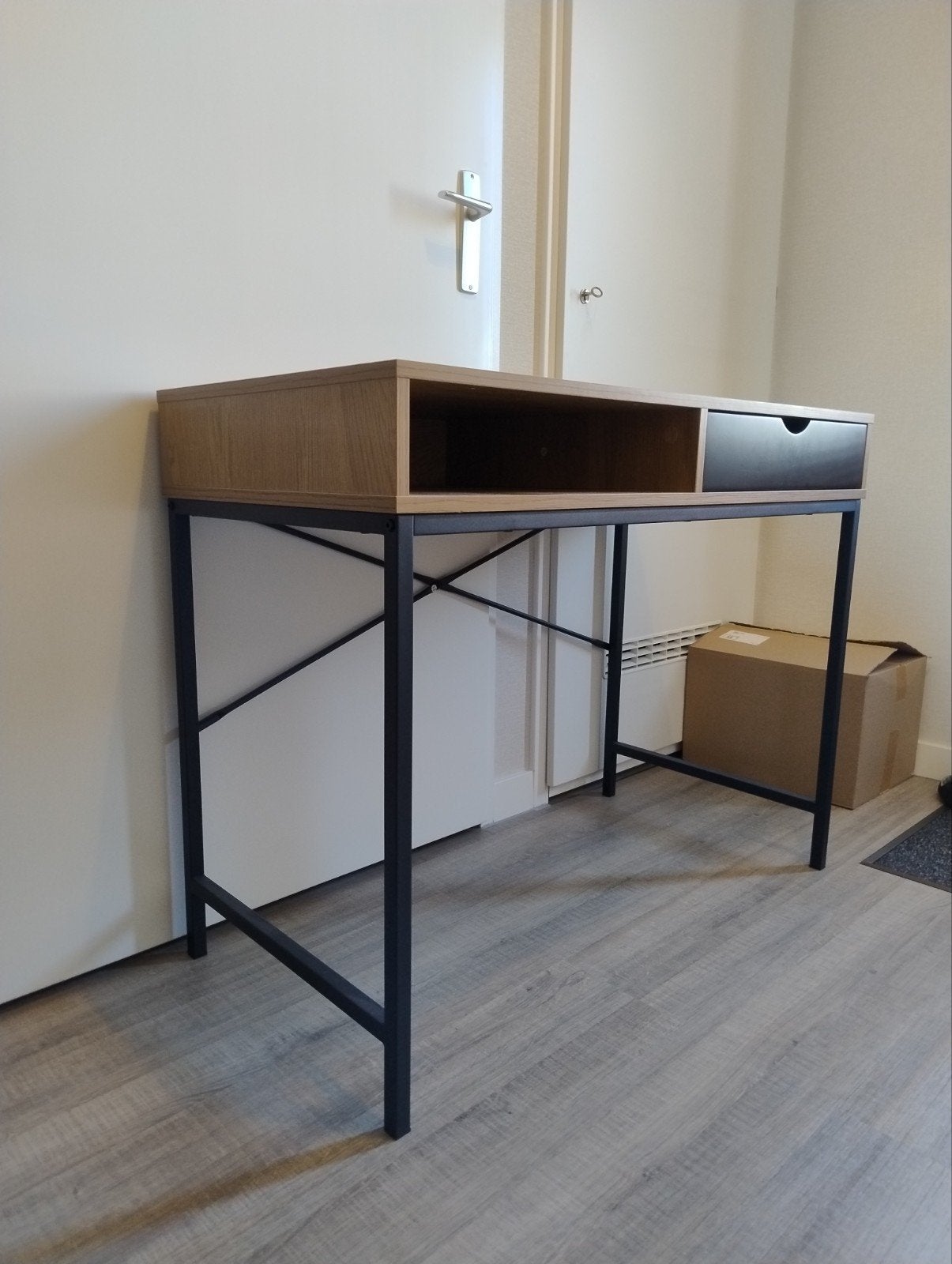 Jysk bureau, Ophalen, Zwart, 48 cm, Hout