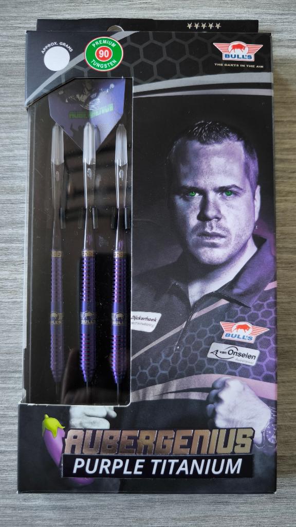 ZELDZAAM! Dirk van Duijvenbode 24 Gram Darts (Aubergenius), Sport en Fitness, Darts, Ophalen of Verzenden, Nieuw, Pijlen
