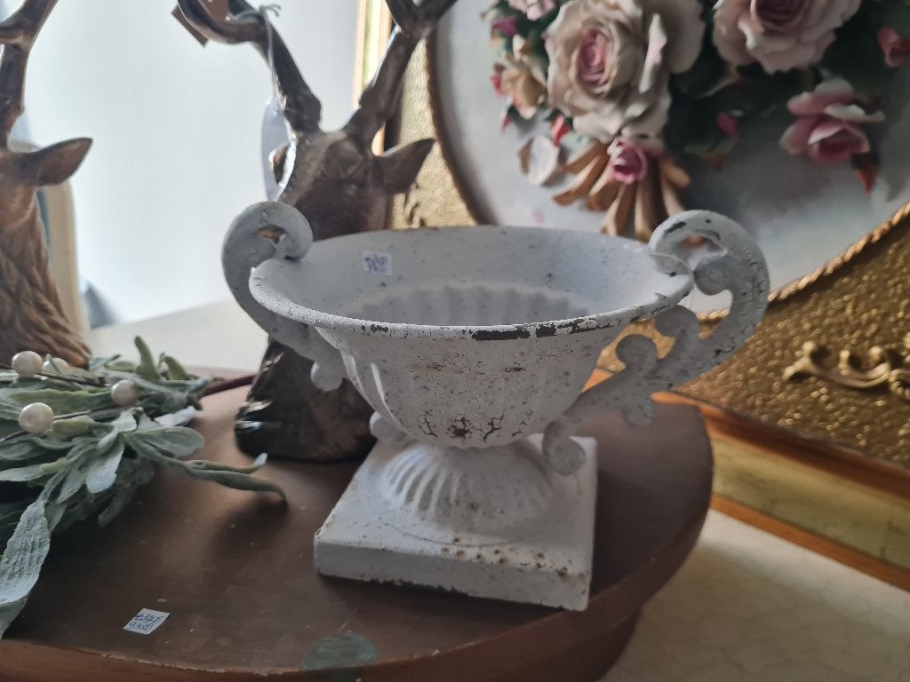 Old look metalen versaille bloempotje foto 1 t/m 4, Heikant 21 Kaatsheuvel, Belle Vieille Brocante, Ophalen of Verzenden, Jolandamonsieurs@gmail.com