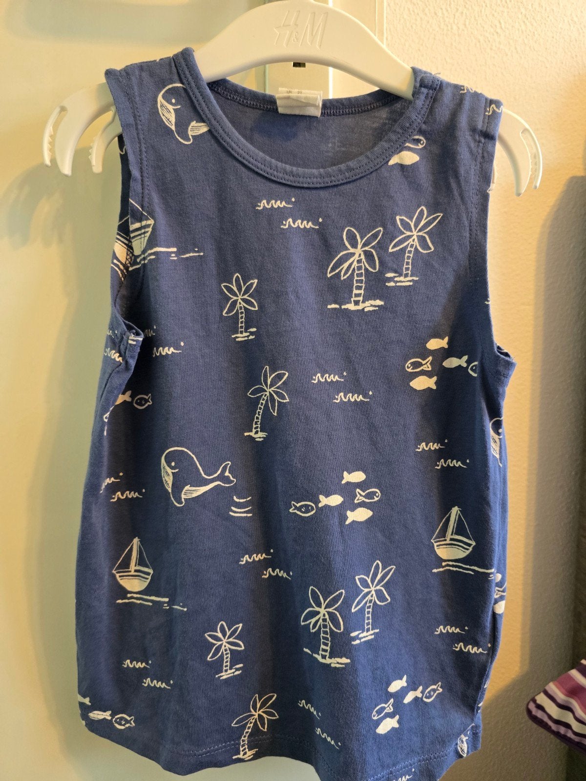 H&M mouwloos shirtje met zee-thema, maat 92, H&M, Ophalen of Verzenden, Zo goed als nieuw, Shirt of Longsleeve
