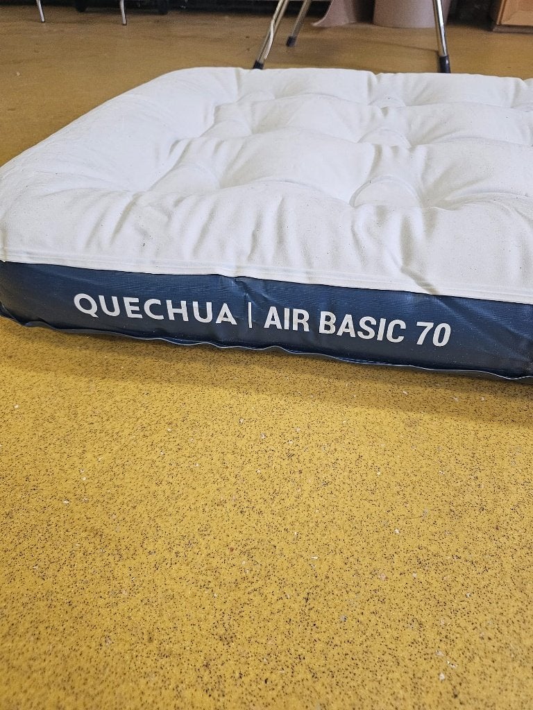 Luchtbed Quechua, Caravans en Kamperen, Ophalen, Zo goed als nieuw, 1-persoons
