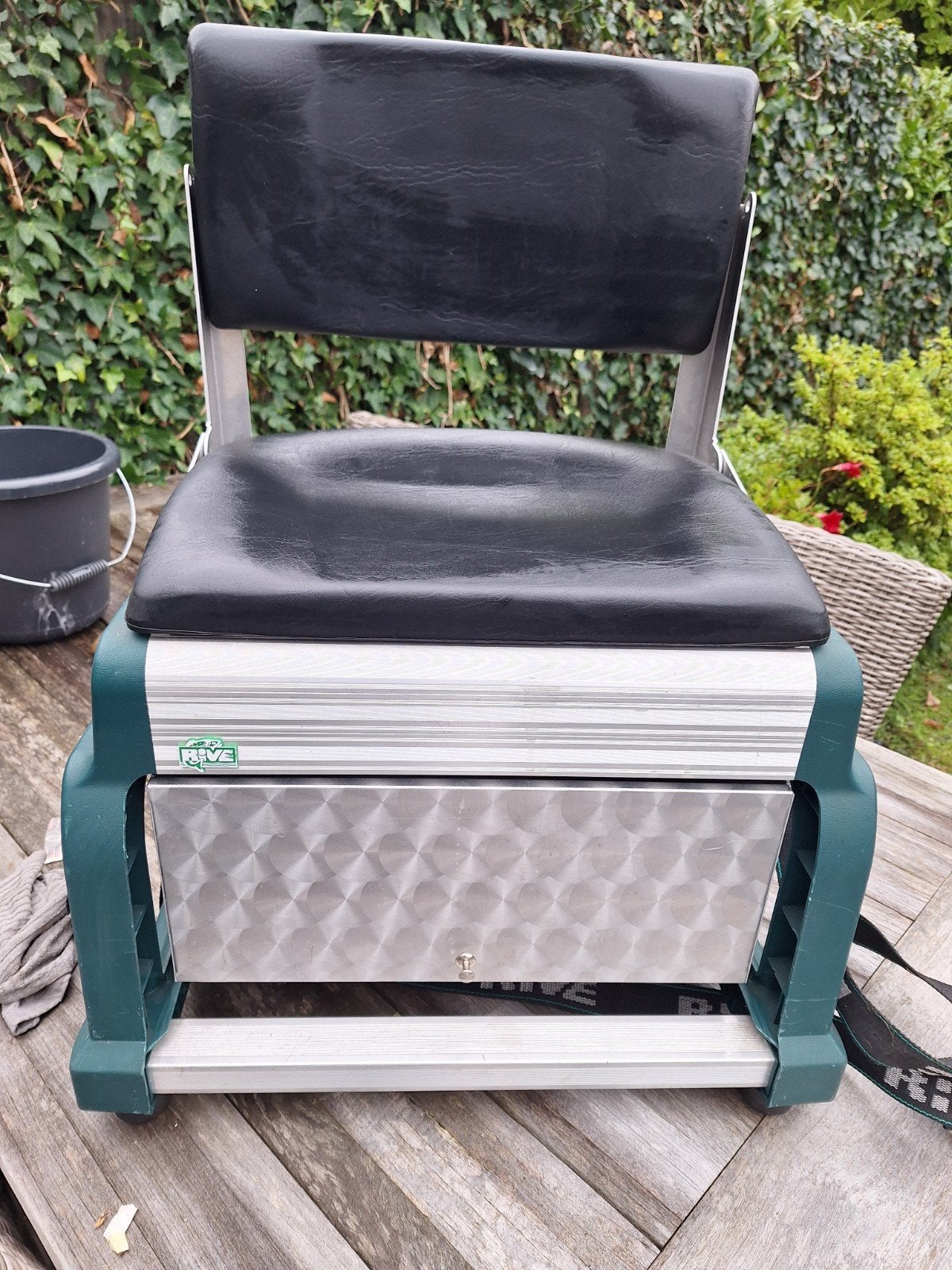 Rive viskoffer/zitje, rugleuning+diepe lade+ 2 zijlades, Watersport en Boten, Ophalen, Gebruikt, Overige typen