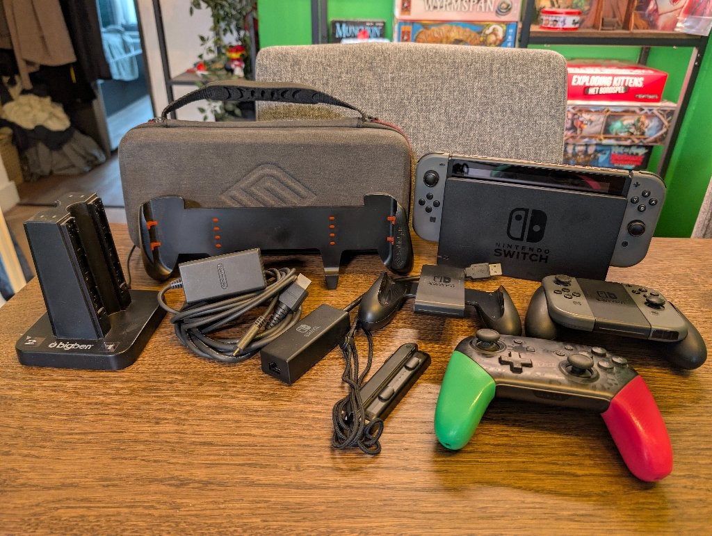 Nintendo Switch (2019) incl. accesoires en grip + case