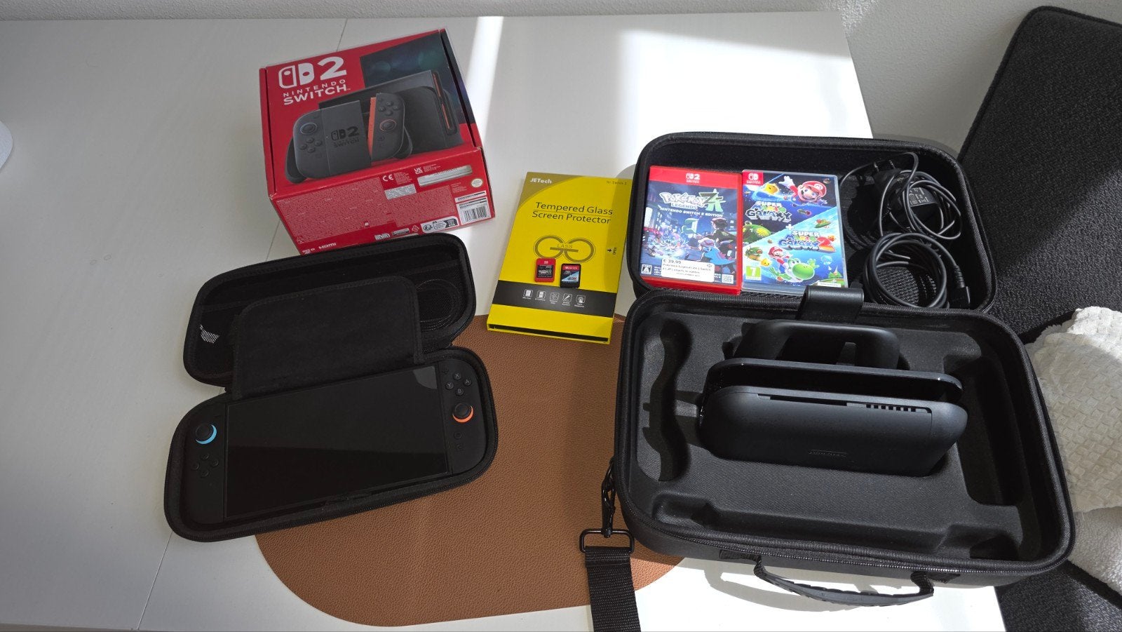Nintendo Switch 2 + Bundle and small travel case and XL Bag, Met games, Nieuw, Ophalen of Verzenden, Switch Original