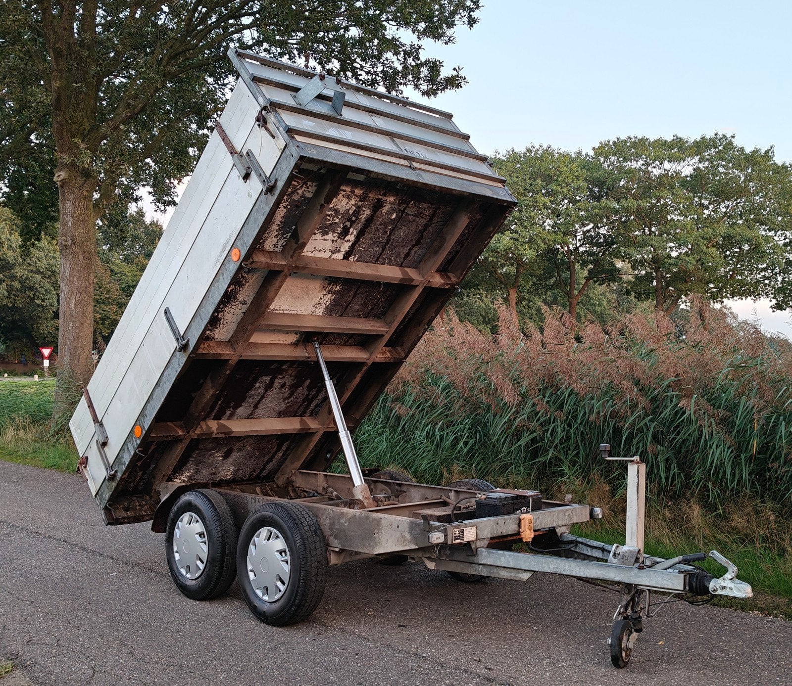 Hapert elektrische kipper aanhanger hoge borden 2000kg, Ophalen, Gebruikt, ., Hapert
