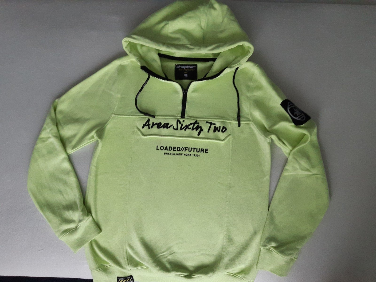 Trui met capuchon / hoody, mt. S, Kleding | Heren, Chapter, Geel, Ophalen of Verzenden, Gedragen