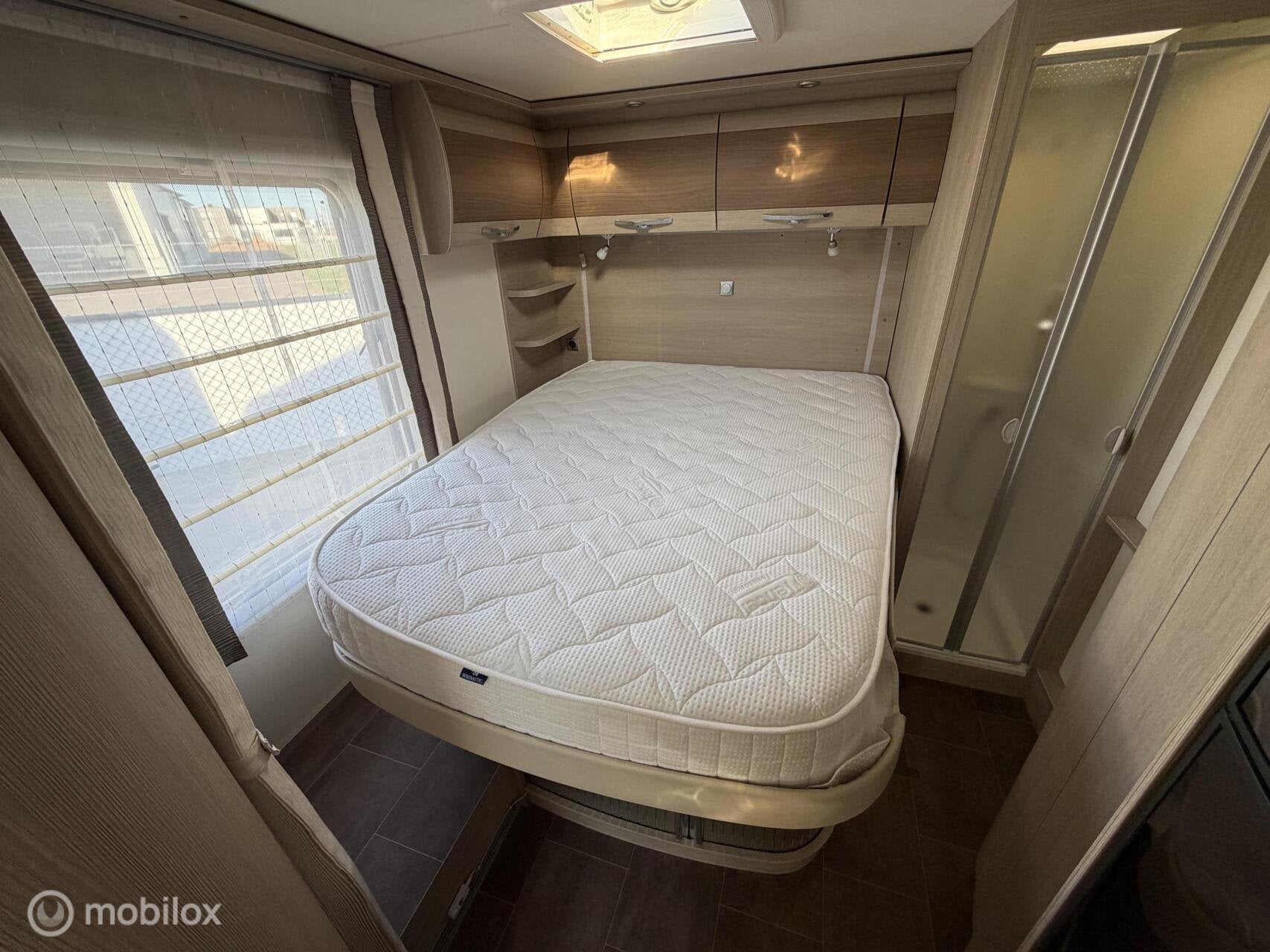 Bürstner Nexxo T 685 Special Edition Queensbed Maxxfan, Caravans en Kamperen, Campers, Koelkast, 6 tot 7 meter, Bedrijf, Bürstner