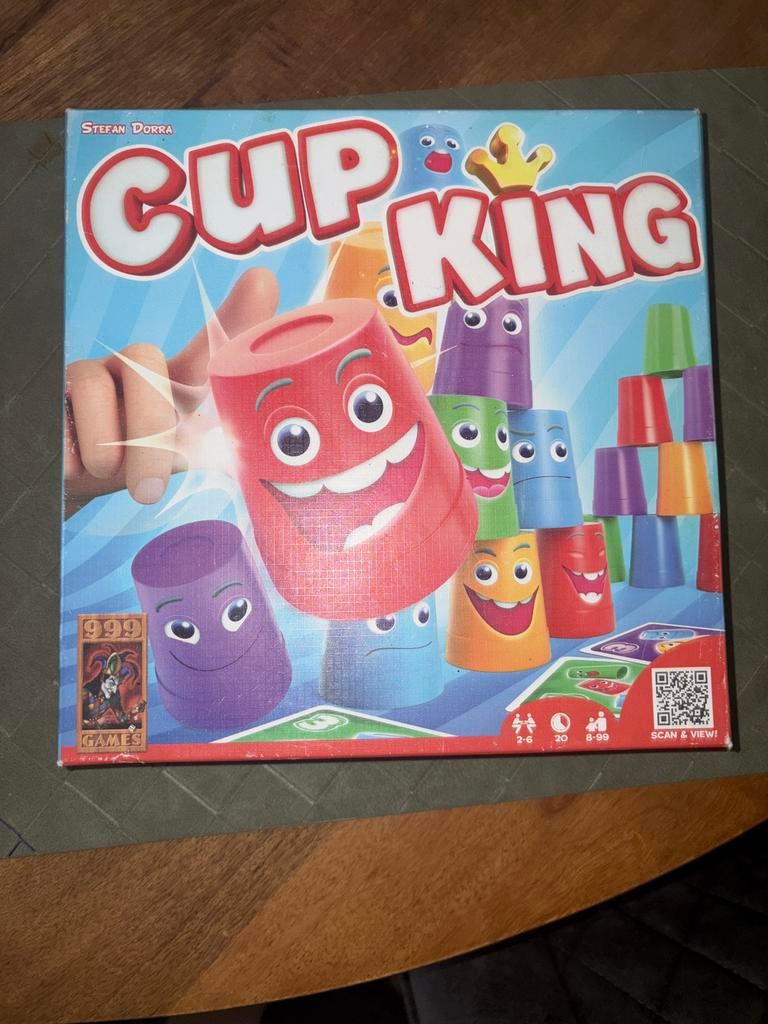 Cup King - Leuk familiespel van 999 Games, Hobby en Vrije tijd, Gezelschapsspellen | Bordspellen, Drie of vier spelers, Ophalen of Verzenden