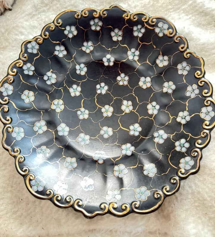 Gouds Plateel Schaal op Pootjes – Regina Gouda - Decor Flevo, Antiek en Kunst, Ophalen of Verzenden