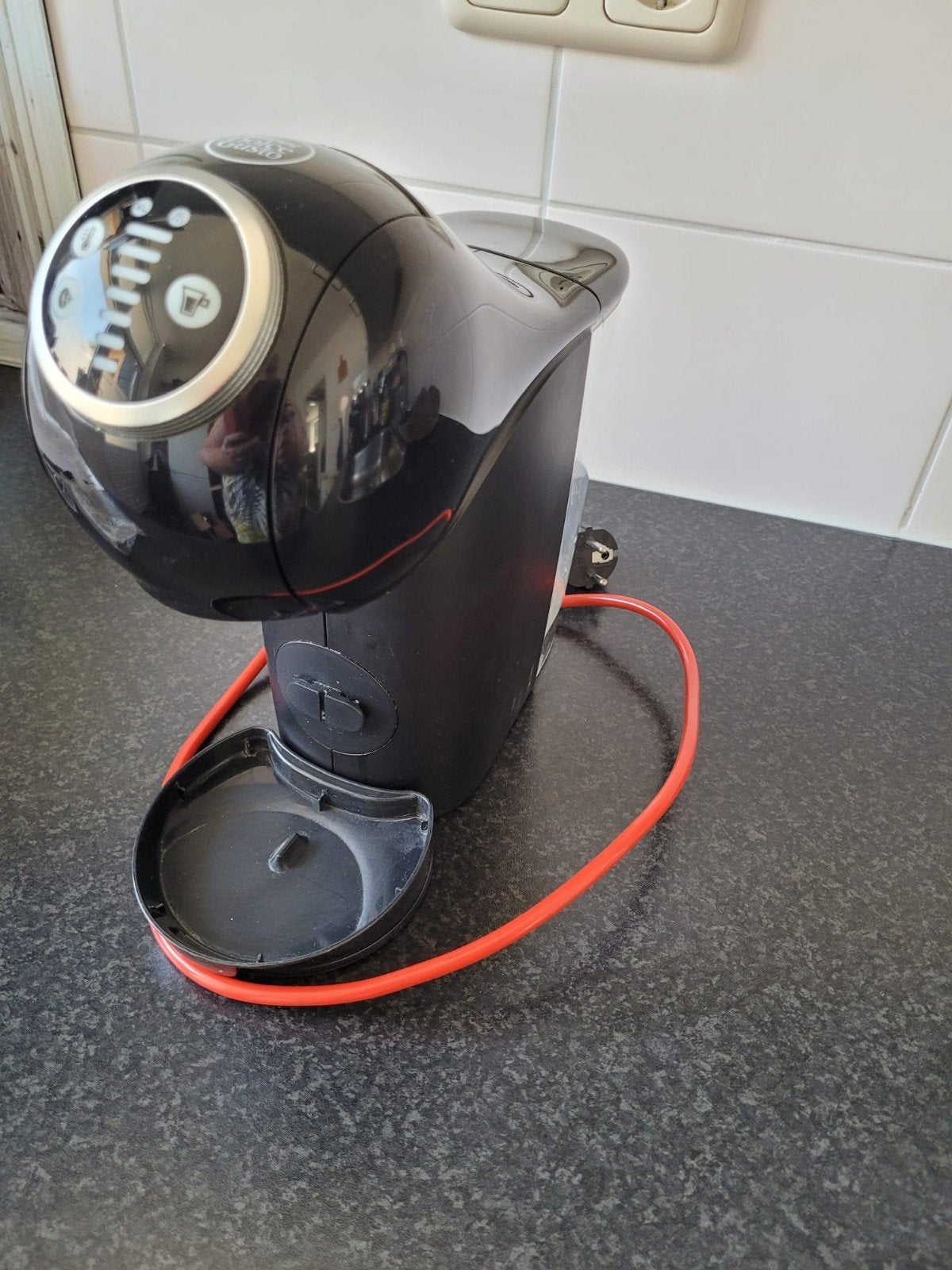 Nescafé Dolce Gusto Genio S Basic Koffiecupmachine Zwart, Koffiepads en cups, Koffiemachine, Ophalen of Verzenden, Zo goed als nieuw